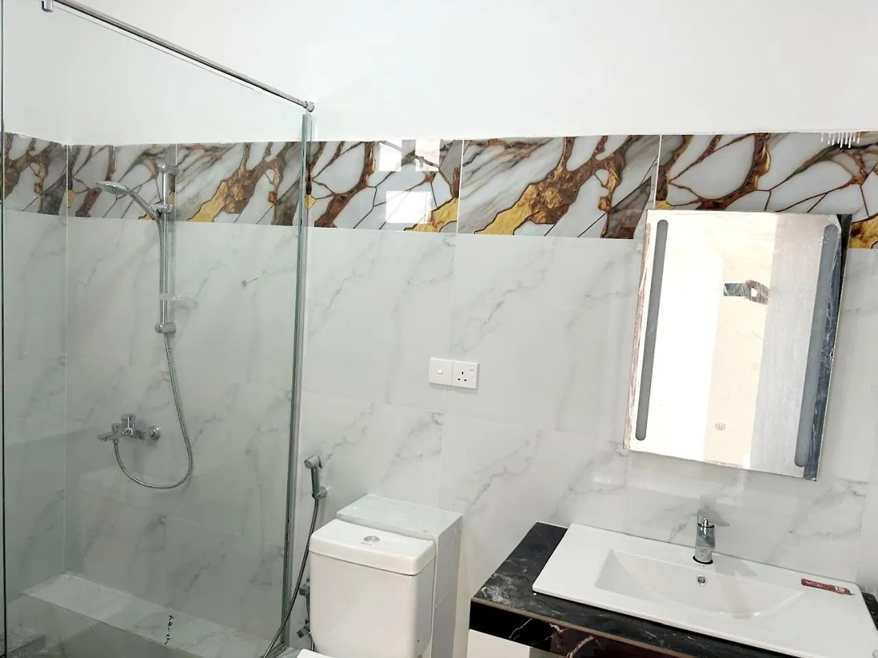 נגומבו Sunny Bay Hotel