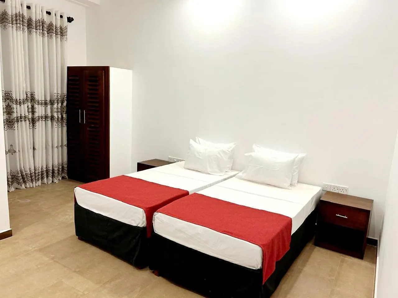 Sunny Bay Hotel Negombo