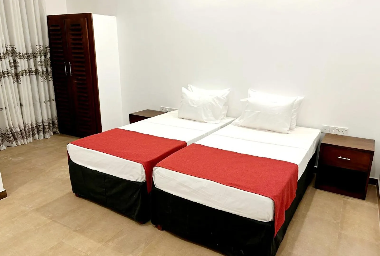Sunny Bay Hotel Negombo